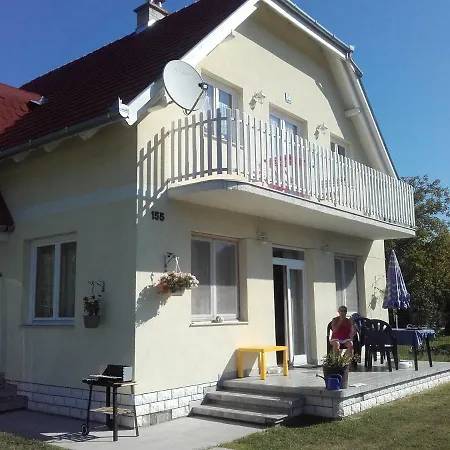 Bella Holiday home